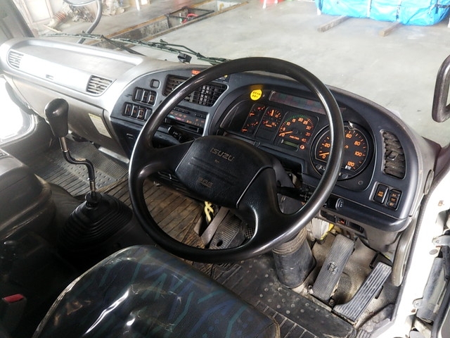 いすゞフォワードクレーン5段増トン（6t・8t）[写真34]
