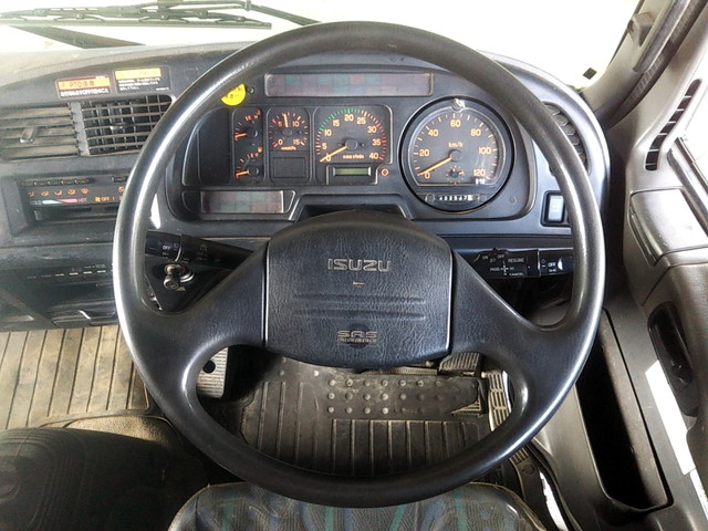 いすゞフォワードクレーン5段増トン（6t・8t）[写真35]