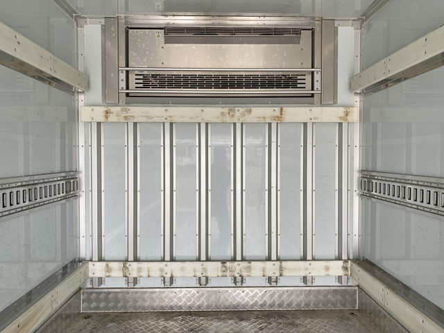 三菱ふそうキャンター冷凍車（冷蔵車）小型（2t・3t）[写真12]