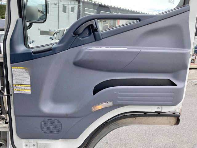 三菱ふそうキャンター冷凍車（冷蔵車）小型（2t・3t）[写真30]