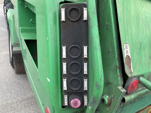 いすゞエルフパッカー車（塵芥車）小型（2t・3t）[写真15]