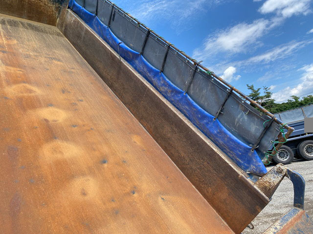 三菱ふそうスーパーグレートダンプ大型（10t）[写真16]