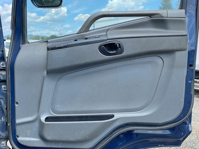 三菱ふそうスーパーグレートダンプ大型（10t）[写真28]