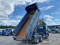 三菱ふそうスーパーグレートダンプ大型（10t）[写真02]