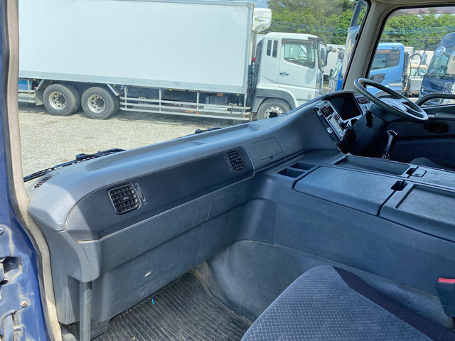 三菱ふそうスーパーグレートダンプ大型（10t）[写真32]