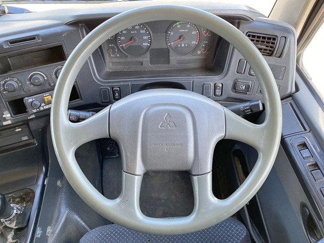 三菱ふそうスーパーグレートダンプ大型（10t）[写真34]