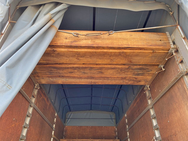 いすゞエルフオープントップバン小型（2t・3t）[写真11]