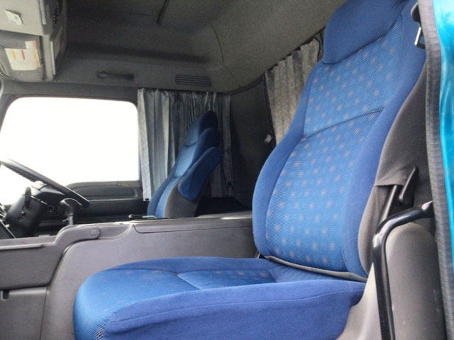 いすゞギガトレーラーヘッド（トラクターヘッド）大型（10t）[写真11]