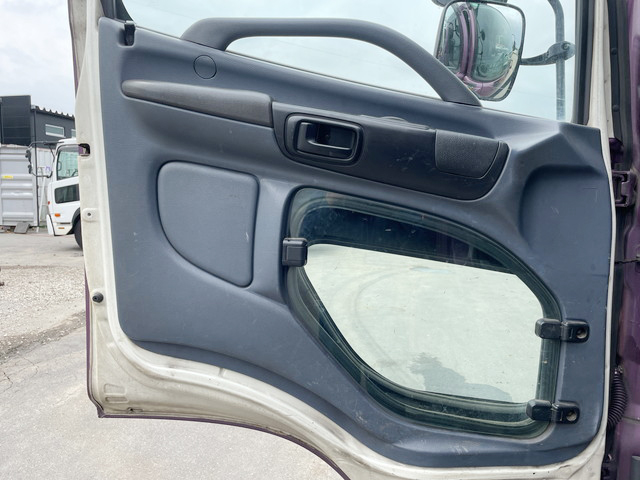 日野レンジャーユニック4段増トン（6t・8t）[写真24]