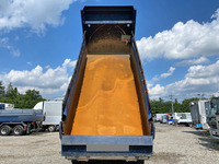 三菱ふそうスーパーグレートダンプ大型（10t）[写真11]