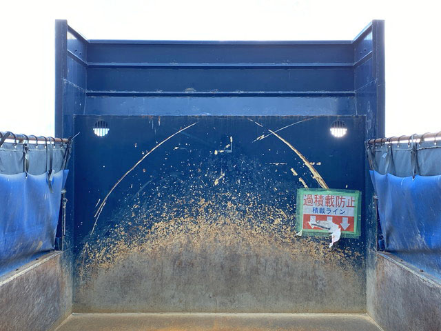 三菱ふそうスーパーグレートダンプ大型（10t）[写真12]