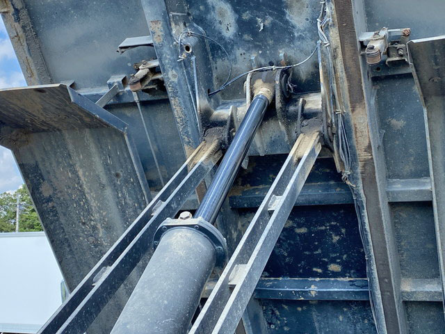 三菱ふそうスーパーグレートダンプ大型（10t）[写真15]