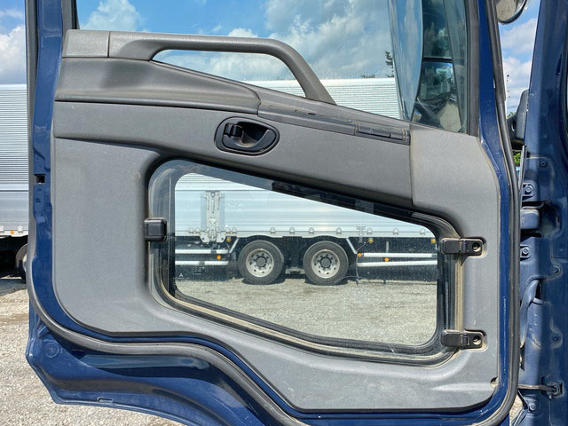 三菱ふそうスーパーグレートダンプ大型（10t）[写真26]