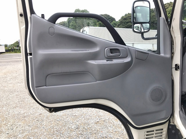 日野デュトロパネルバン小型（2t・3t）[写真27]