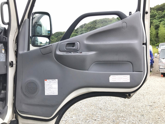 日野デュトロパネルバン小型（2t・3t）[写真28]