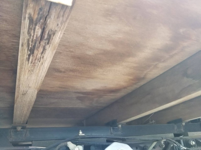 三菱ふそうキャンター平ボディ小型（2t・3t）[写真18]