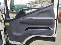 三菱ふそうキャンター平ボディ小型（2t・3t）[写真24]