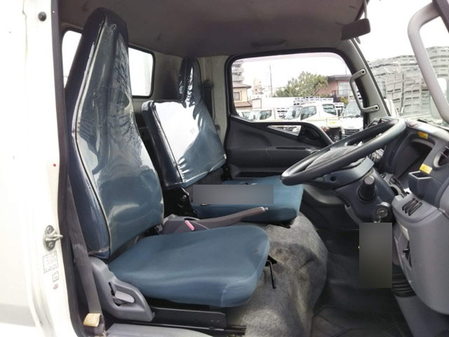三菱ふそうキャンター平ボディ小型（2t・3t）[写真26]