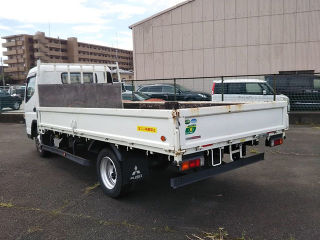 三菱ふそうキャンター平ボディ小型（2t・3t）[写真04]