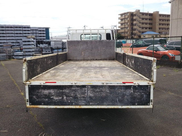 三菱ふそうキャンター平ボディ小型（2t・3t）[写真06]