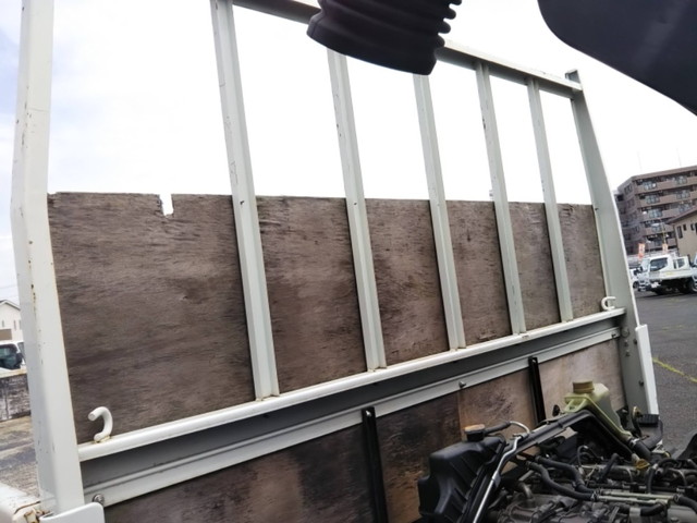 三菱ふそうキャンター平ボディ小型（2t・3t）[写真08]