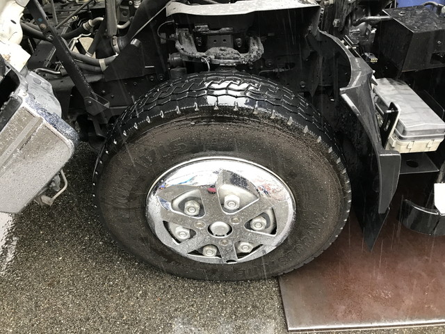 いすゞエルフクレーン4段小型（2t・3t）[写真08]