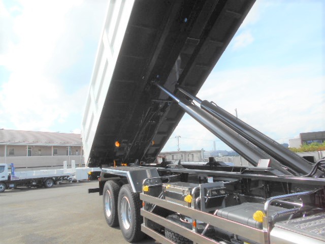 三菱ふそうスーパーグレートアームロール大型（10t）[写真11]