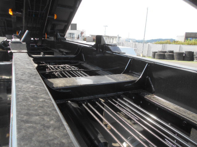 三菱ふそうスーパーグレートアームロール大型（10t）[写真12]