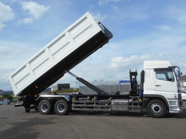 三菱ふそうスーパーグレートアームロール大型（10t）[写真08]