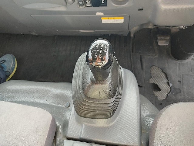 いすゞエルフセーフティローダー小型（2t・3t）[写真17]