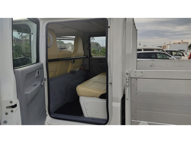 三菱ふそうキャンターガッツダブルキャブ（Wキャブ）小型（2t・3t）[写真12]