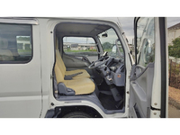 三菱ふそうキャンターガッツダブルキャブ（Wキャブ）小型（2t・3t）[写真09]