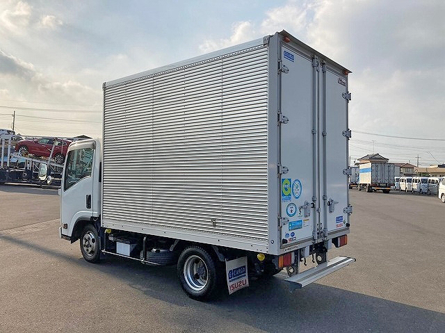いすゞエルフアルミバン小型（2t・3t）[写真02]