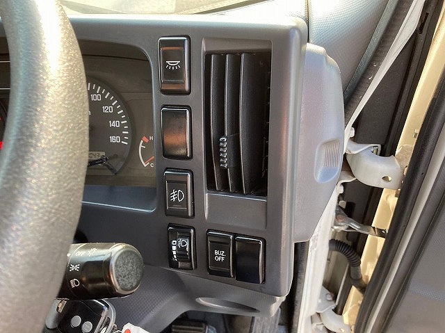 いすゞエルフアルミバン小型（2t・3t）[写真20]