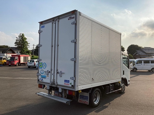 いすゞエルフアルミバン小型（2t・3t）[写真05]