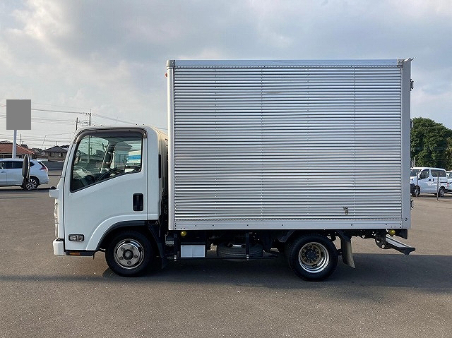いすゞエルフアルミバン小型（2t・3t）[写真07]