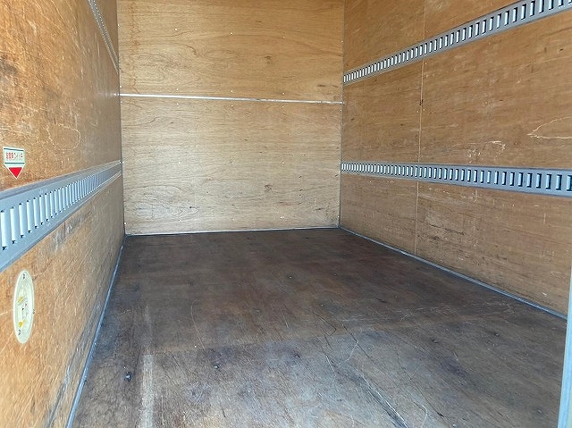 いすゞエルフアルミバン小型（2t・3t）[写真08]