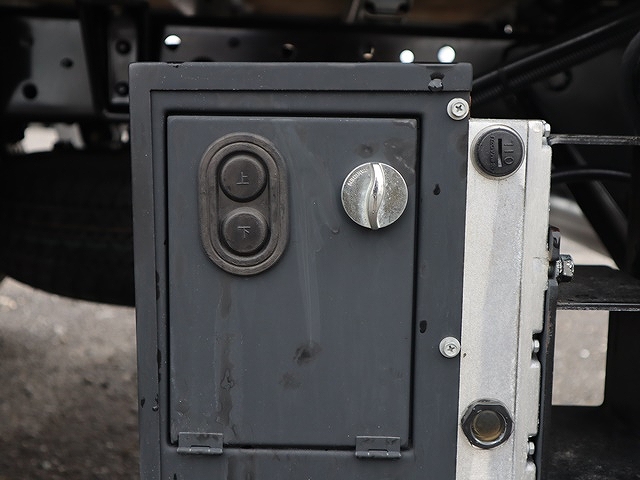 日野デュトロ平ボディ小型（2t・3t）[写真11]