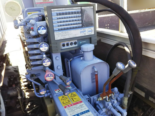 三菱ふそうキャンタークレーン6段小型（2t・3t）[写真08]