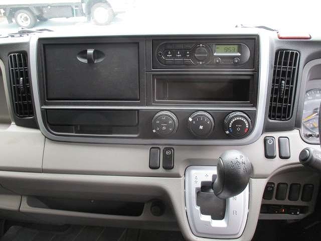 三菱ふそうキャンターダブルキャブ（Wキャブ）小型（2t・3t）[写真10]