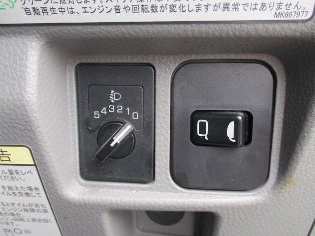 三菱ふそうキャンターダブルキャブ（Wキャブ）小型（2t・3t）[写真11]