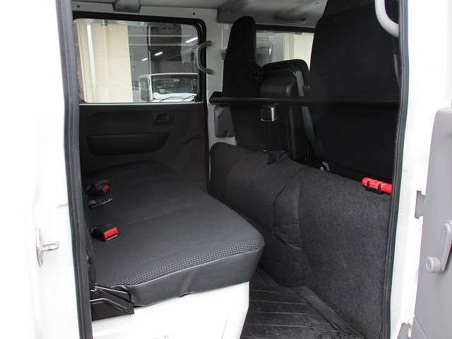 三菱ふそうキャンターダブルキャブ（Wキャブ）小型（2t・3t）[写真13]