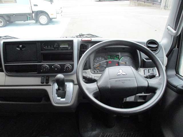 三菱ふそうキャンターダブルキャブ（Wキャブ）小型（2t・3t）[写真08]