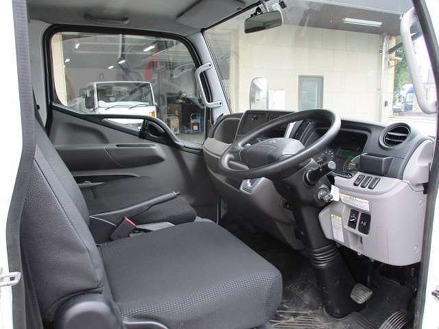 三菱ふそうキャンターダブルキャブ（Wキャブ）小型（2t・3t）[写真09]