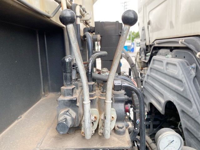 日野プロフィアセーフティローダー大型（10t）[写真13]