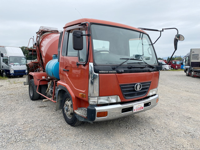 UDトラックスコンドルミキサー車（コンクリートミキサー）中型（4t）[写真03]