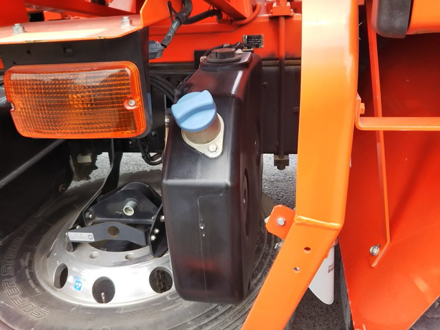 三菱ふそうスーパーグレートミキサー車（コンクリートミキサー）大型（10t）[写真12]