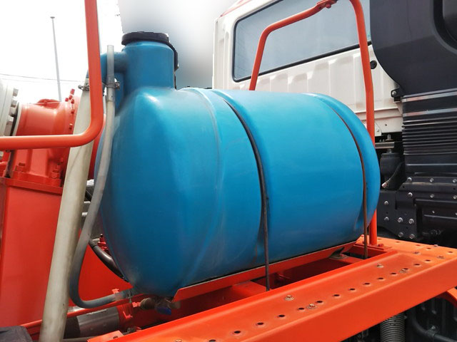 三菱ふそうスーパーグレートミキサー車（コンクリートミキサー）大型（10t）[写真03]