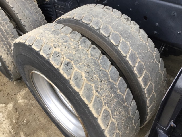 いすゞギガダンプ大型（10t）[写真12]