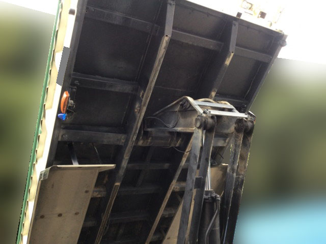 いすゞギガダンプ大型（10t）[写真07]